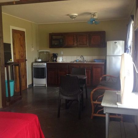 Cooper'S Inn Utila Εξωτερικό φωτογραφία