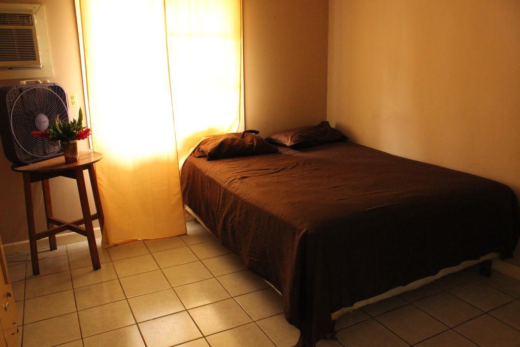 Cooper'S Inn Utila Δωμάτιο φωτογραφία
