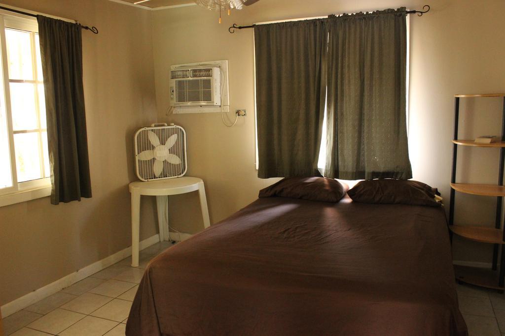 Cooper'S Inn Utila Δωμάτιο φωτογραφία